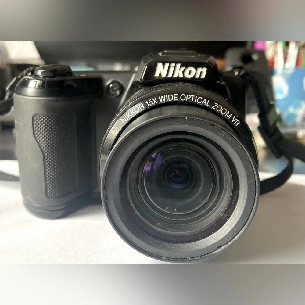 Nikon Coolpix L105 Digital Camera Black - Tested & Working